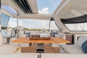 2020 Beneteau Oceanis Yacht 62 thumbnail 10
