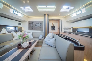 2020 Beneteau Oceanis Yacht 62 thumbnail 21
