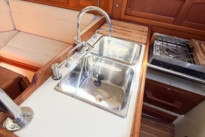 37ft Pacific Seacraft Yacht For Sale