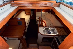 37ft Pacific Seacraft Yacht For Sale