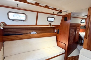 37ft Pacific Seacraft Yacht For Sale