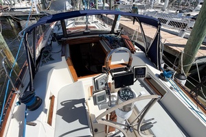 37ft Pacific Seacraft Yacht For Sale