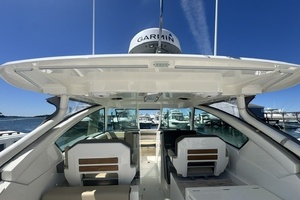 34ft Pursuit Yacht For Sale