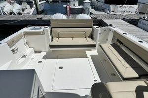 34ft Pursuit Yacht For Sale