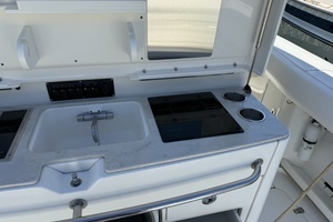 2016 Boston Whaler thumbnail 13