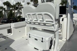 Photo 6514001 for 2027 Sea Fox 268 Commander  