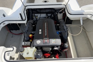 25ft Cobalt Yacht For Sale