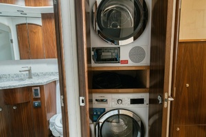 58 Viking - Laundry Center