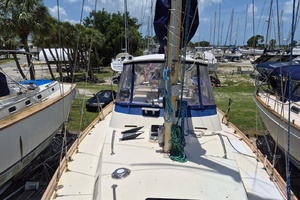 42ft Camper  amp  Nicholsons Yacht For Sale