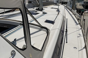 2018 Beneteau Oceanis 48 thumbnail 10