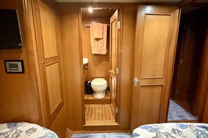 Alaskan 70 OHANA - Guest Stateroom  Ensuite Head