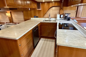 Alaskan 70 OHANA - Galley