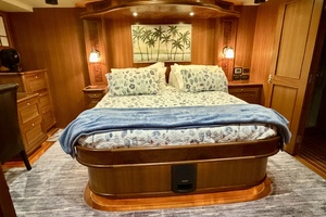 Alaskan 70 OHANA - Master Stateroom