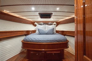 B 58ft Donzi Yacht For Sale