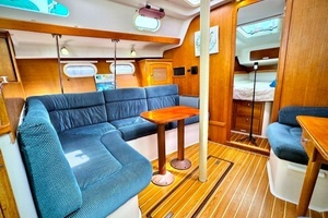2002 Catalina 387 thumbnail 12