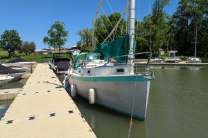 PETIT CHAT 26ft Nonsuch Yacht For Sale