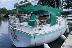 PETIT CHAT 26ft Nonsuch Yacht For Sale