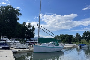 PETIT CHAT 26ft Nonsuch Yacht For Sale