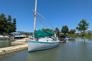 PETIT CHAT 26ft Nonsuch Yacht For Sale