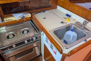 PETIT CHAT 26ft Nonsuch Yacht For Sale