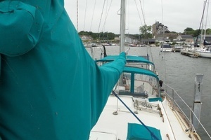 1981 Pearson 424 Ketch thumbnail 12