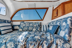 Pic s Kicks 31ft Bertram Yacht For Sale