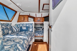 Pic s Kicks 31ft Bertram Yacht For Sale