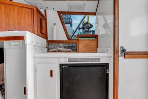 Pic s Kicks 31ft Bertram Yacht For Sale