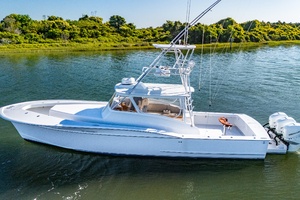FLYING LOW 41ft Custom Carolina Yacht For Sale
