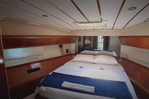 57ft Ferretti Yachts Yacht For Sale