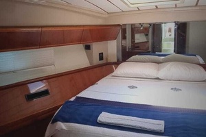 57ft Ferretti Yachts Yacht For Sale