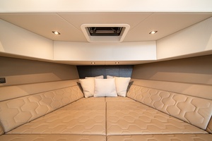21 SUMMER 45ft Vanquish Yachts Yacht For Sale