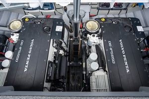 21 SUMMER 45ft Vanquish Yachts Yacht For Sale