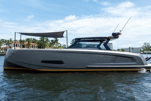 21 SUMMER 45ft Vanquish Yachts Yacht For Sale