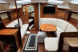 Vesper 42ft Beneteau Yacht For Sale