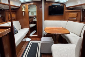 Vesper 42ft Beneteau Yacht For Sale