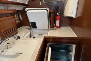 Vesper 42ft Beneteau Yacht For Sale