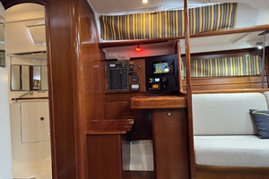 Vesper 42ft Beneteau Yacht For Sale