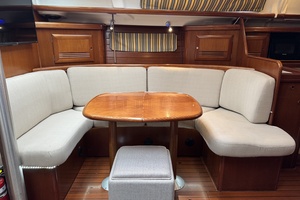 Vesper 42ft Beneteau Yacht For Sale