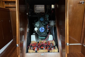 Vesper 42ft Beneteau Yacht For Sale