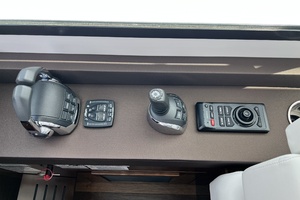 49FT (15.06M) CRUISERS YACHTS