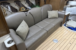 35ft Cruisers Yacht For Sale