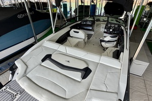 23ft Monterey Yacht For Sale