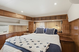 39ft Carver Yacht For Sale