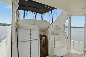 39ft Carver Yacht For Sale