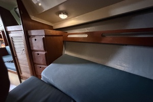 Merlin 33ft CAL Yacht For Sale