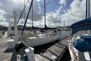 Merlin 33ft CAL Yacht For Sale