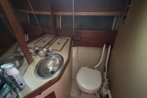 Merlin 33ft CAL Yacht For Sale