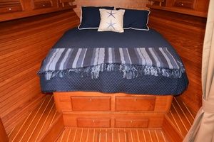 Serene 34ft Sabre Yacht For Sale