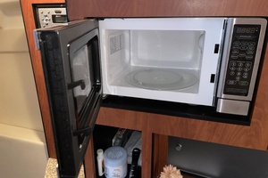 Trailer included 28ft Monterey Yacht For Sale